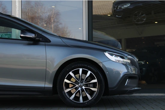 Volvo V40 T3 Cross Country | Harman/Kardon | Panoramadak | Adaptive Cruise | BLIS | Stoelverwarming | Parkeerhulp