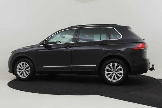 Volkswagen Tiguan 1.5 TSI 131pk Comfortline | 1e eigenaar | 100% dealeronderhouden | Adaptief cruise control | Trekhaak | spiegel pakket | Privacy