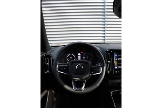 Volvo XC40 RECHARGE T4 PLUS DARK | HK AUDIO | PDC CAMERA | EL.BED.ACHTERKLEP | PDC V+A | DRIVER ASSIST