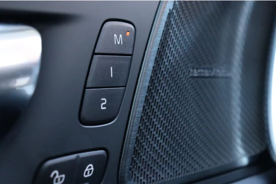 Volvo XC60 T6 AWD Recharge Inscription | Harman Kardon | Adaptieve Cruise Control | Stoelverwarming voor+achterin | Stuurwielverwarming | S