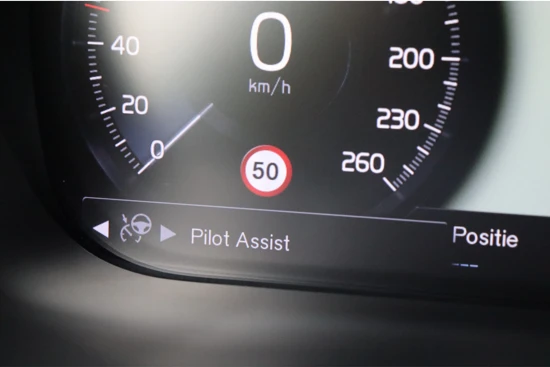Volvo XC60 T6 AWD Recharge R-Design | Trekhaak | Harman Kardon | Adaptieve Cruise Control | Stoelverwarming voor+achter | Stuurwielverwarmi