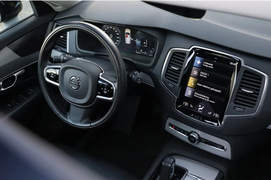 Volvo XC90 T8 AWD Recharge R-Design | Luchtvering | Harman Kardon | Schuifdak | 22 Inch | Stoel en Stuurwielverwarming | Parkeercamera | Ad