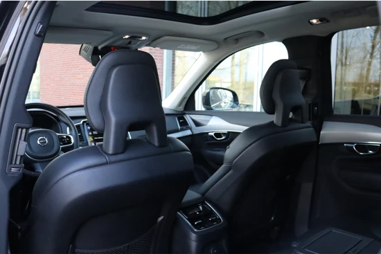 Volvo XC90 T8 AWD Recharge R-Design | Luchtvering | Harman Kardon | Schuifdak | 22 Inch | Stoel en Stuurwielverwarming | Parkeercamera | Ad