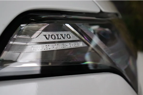 Volvo XC90 T8 AWD Recharge Inscription | Vol | Luchtvering | Bowers & Wilkins | Trekhaak | 360° Camera | Head-Up Display | Stoelverwarming