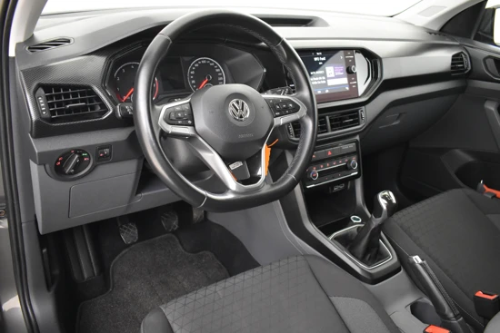 Volkswagen T-Cross 1.0 TSI 96pk Life | 1e eigenaar | 100%dealeronderhouden | Adaptief cruise control | Airco automatisch | Navigatie | Dodehoekdete