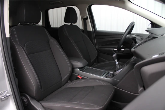 Ford Kuga 1.5 EcoBoost Cool & Connect | Trekhaak | Stoelverwarming | Navigatie | Parkeersensoren