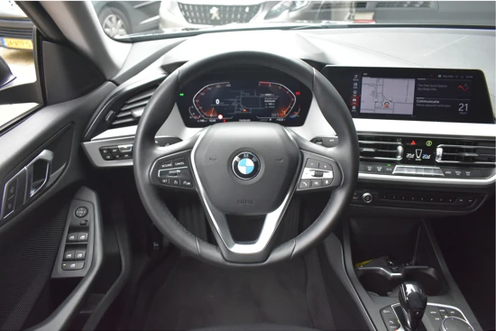 BMW 2 Serie Gran Coupé 218i Executive Edition | Navigatie | Dealeronderhouden | AllSeason | Full-LED | Parkeersensoren v/a | Cruise Control