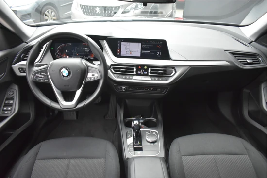 BMW 2 Serie Gran Coupé 218i Executive Edition | Navigatie | Dealeronderhouden | AllSeason | Full-LED | Parkeersensoren v/a | Cruise Control