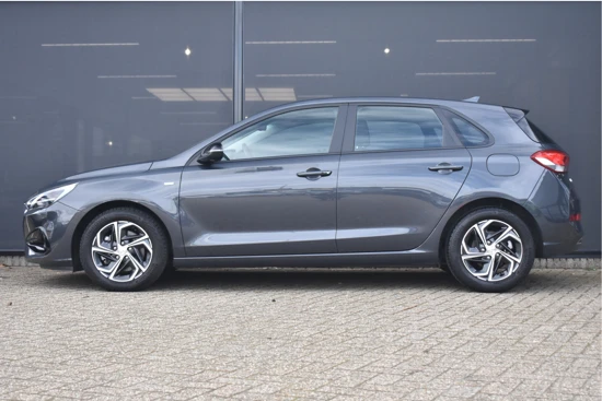 Hyundai i30 1.0 T-GDi MHEV Comfort Smart 120pk | Navigatie | Parkeersensoren | LED | Keyless-Entry | Regensensor | 16"LMV | !!