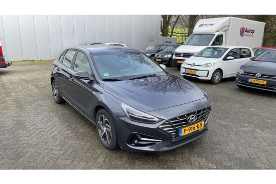 Hyundai i30 1.0 T-GDi MHEV Comfort Smart 120pk | Navigatie | Parkeersensoren | LED | Keyless-Entry | Regensensor | 16"LMV | !!