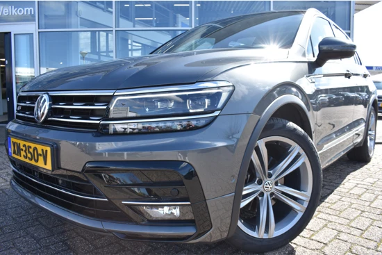 Volkswagen Tiguan 1.5 TSI 150PK DSG-7 Highline Business R-Line | PANORAMADAK | NAVIGATIE | TREKHAAK