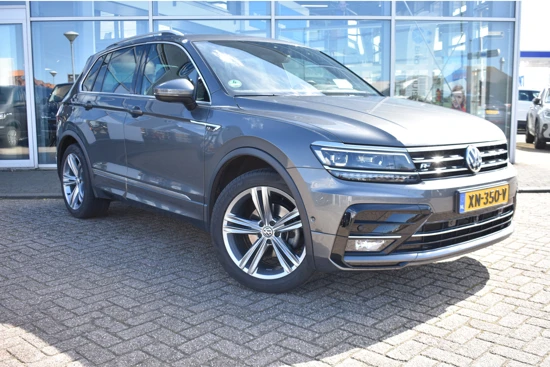 Volkswagen Tiguan 1.5 TSI 150PK DSG-7 Highline Business R-Line | PANORAMADAK | NAVIGATIE | TREKHAAK