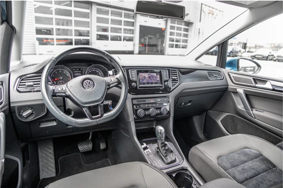 Volkswagen Golf Sportsvan 1.4 TSI Highline DSG | Navigatie | Camera | Cruise control