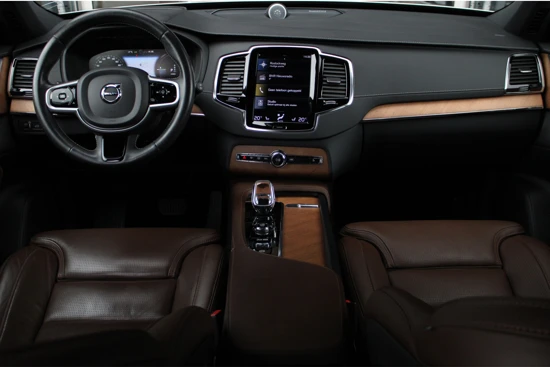 Volvo XC90 T8 Inscription | Luchtvering | Standkachel | Panoramadak | Adaptive Cruise | Bowers & Wilkins | Trekhaak | HUD | 21''