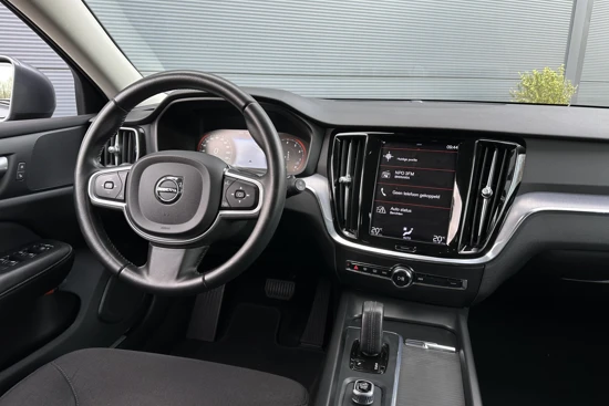 Volvo V60 2.0 B3 Momentum Advantage