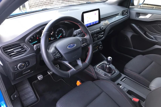 Ford Focus 1.0 ECOBOOST 125pk ST Line-X |NAVIGATIE| CLIMATE CONTROL| B&O SOUND| STUUR/STOEL EN VOORRUITVERWARMING| AFNB. TREKHAAK| LED KOPL