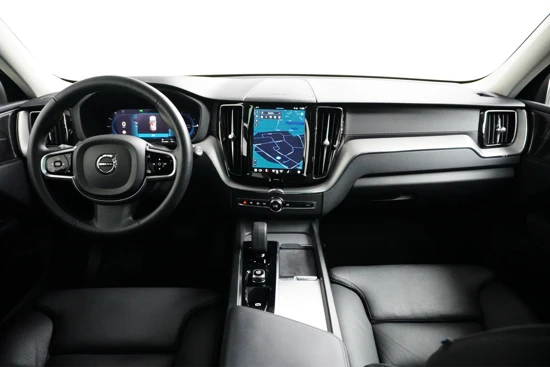 Volvo XC60 Recharge T6 AWD Ultimate Dark | Harman/ Kardon | Adaptieve Cruise | 22" | Trekhaak | HUD |