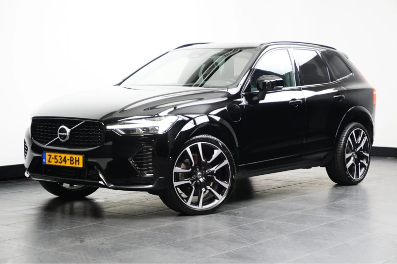 Volvo XC60 Recharge T6 AWD Ultimate Dark | Harman/ Kardon | Adaptieve Cruise | 22" | Trekhaak | HUD |