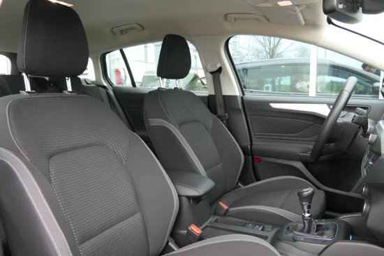 Ford Focus Wagon 1.0 EcoBoost Titanium | Navigatie | Climate Control | Cruise Control | Parkeersensoren