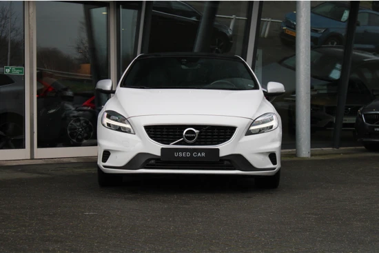 Volvo V40 T3 R-Design / Polar + Sport | Camera | Standkachel | Panoramadak | Harman/Kardon | Leder | Getint glas | 17 Inch