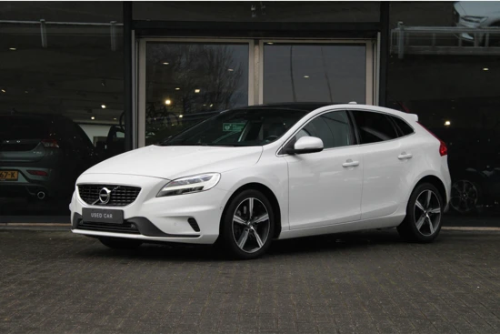 Volvo V40 T3 GEARTRONIC POLAR+ | Camera | Standkachel | Panoramadak | Harman/Kardon | Leder | Getint glas | 17 Inch