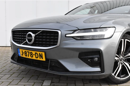 Volvo V60 T4 R-Design #Panorama #PilotAssist #Standkachel