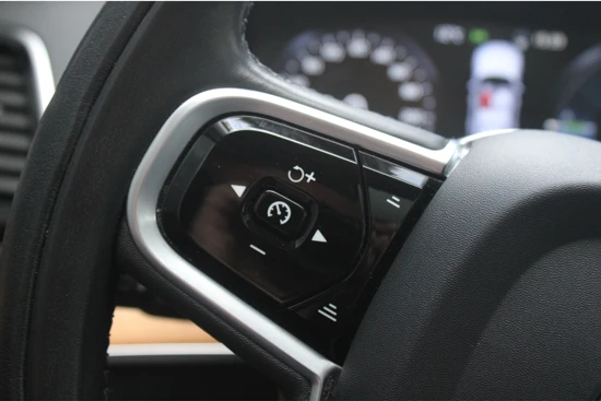 Volvo XC90 T8 Recharge Inscription | Panoramadak | Harman Kardon | 360 Camera | Trekhaak | Getint glas