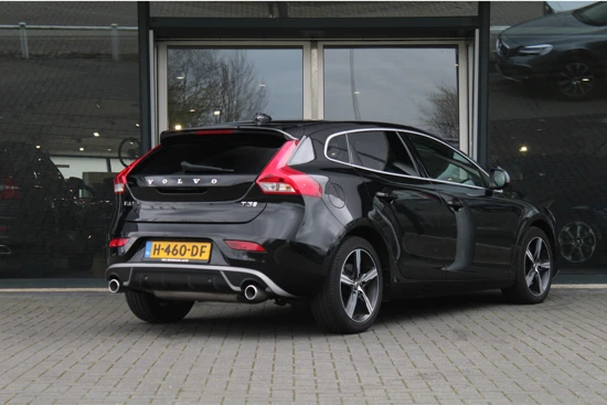 Volvo V40 T3 R-Design / Polar + Sport | Camera | Standkachel | Panoramadak | Harman/Kardon | Leder | Getint glas | 17 Inch