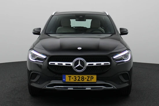 Mercedes-Benz GLA 180 Automaat | Camera | Navigatie | Elek. Achterklep | Lederen Bekleding | Stoelverwarming |