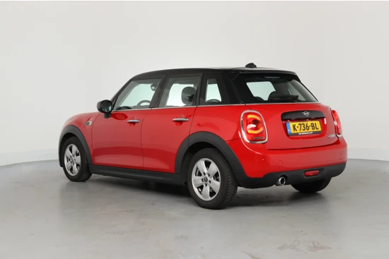 MINI Cooper 1.5 Business Edition | Dealer Onderhouden! | 1e Eigenaar! | Navi | Airco | Cruise | Parkeersensoren | DAB | Lichtmetalen Velgen