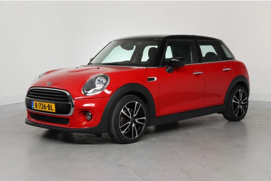 MINI Cooper 1.5 Business Edition | Dealer Onderhouden! | 1e Eigenaar! | Navi | Airco | Cruise | Parkeersensoren | DAB | Lichtmetalen Velgen