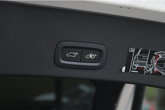 Volvo C40 Recharge Twin Motor Intro Edition | Adaptive Cruise | Harman Kardon | 360° Camera | Panoramadak | BLIS | Warmtepomp