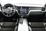 Volvo XC60 T5 R-Design | Verwarmbare voorstoelen | Semi elektrische trekhaak | Adaptieve cruise control incl. BLIS |