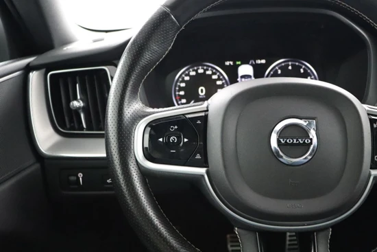 Volvo XC60 T5 R-Design | Verwarmbare voorstoelen | Semi elektrische trekhaak | Adaptieve cruise control incl. BLIS |