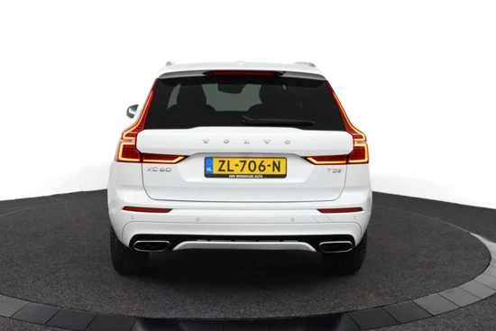 Volvo XC60 T5 R-Design | Verwarmbare voorstoelen | Semi elektrische trekhaak | Adaptieve cruise control incl. BLIS |