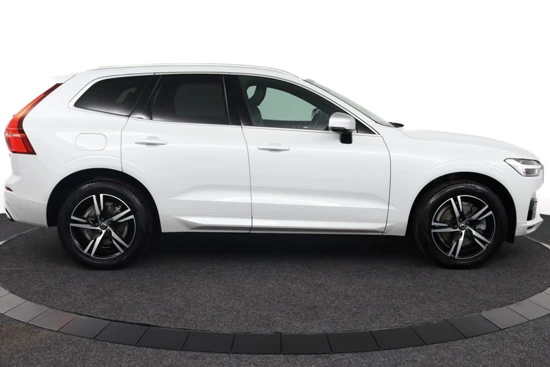 Volvo XC60 T5 R-Design | Verwarmbare voorstoelen | Semi elektrische trekhaak | Adaptieve cruise control incl. BLIS |