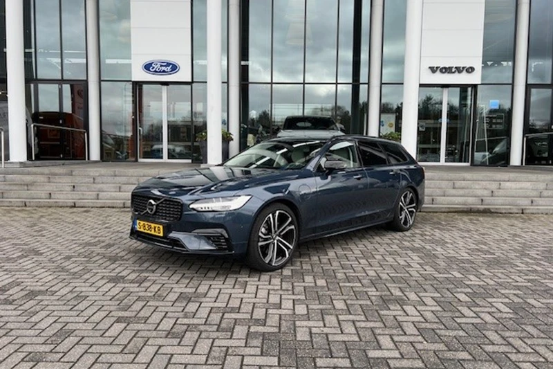 Volvo V90 T8 Recharge Ultimate Dark | 36 maanden onderhoud en 24 maanden garantie inclusief | 20" | Luchtvering | B&W | Stoelmassage | Tre