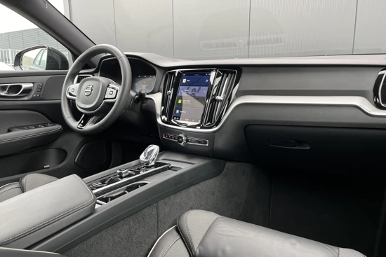 Volvo V60 B4 (Mild Hybrid) Plus Dark | Adaptive Cruise | Camera | BLIS | Keyless | Sportstoelen | Elektrische Voorstoelen