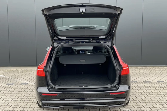 Volvo V60 B4 (Mild Hybrid) Plus Dark | Adaptive Cruise | Camera | BLIS | Keyless | Sportstoelen | Elektrische Voorstoelen