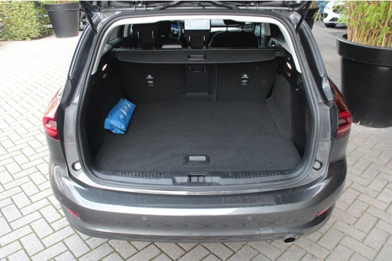 Ford Focus Wagon 1.0 EcoBoost Hybrid Titanium X | Camera | Stuur- en stoelverwarming | Keyless | CarPlay