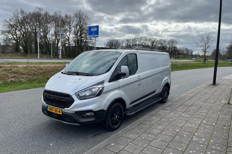 Ford Transit Custom Trail 2.0 TDCi 130PK 320 L2H1 | Vloer en wand bekleding | Trekhaak