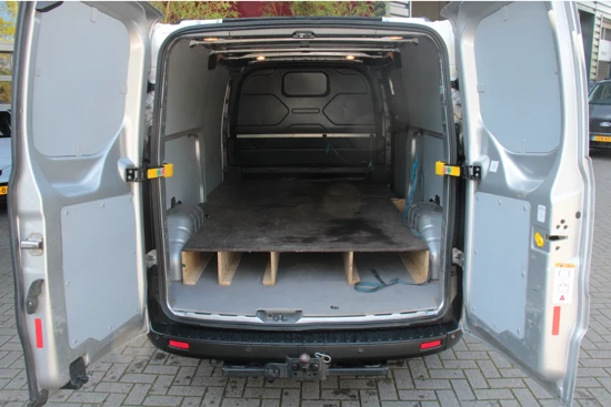 Ford Transit Custom Trail 2.0 TDCi 130PK 320 L2H1 | Vloer en wand bekleding | Trekhaak