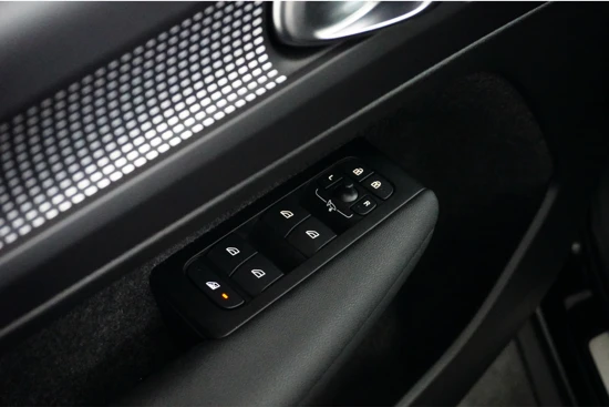 Volvo XC40 T4 Recharge R-Design | Camera | Stoelverwarming | DAB | LED | Navigatie