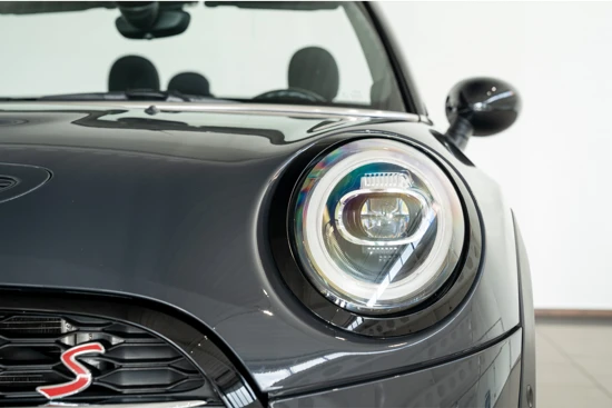 MINI Cooper S 2.0 Cabrio Cooper S Chili | Automaat | Serious Business Pack | Navi | PDC | Keyless Entry |