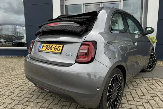 Fiat 500C La Prima 42 kWh | ACC | Camera | Sensoren | Stoelverwarming | Carplay