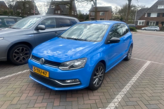 Volkswagen Polo 1.0 FIRST EDITION | ORIGINEEL NL! | PARK SESOREN V + A | CRUISE CONTROL | 16''LMV | AIRCO |