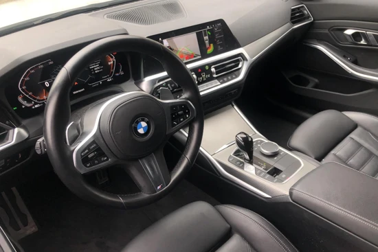 BMW 3 Serie Touring 318i Automaat Business Edition Plus 156PK