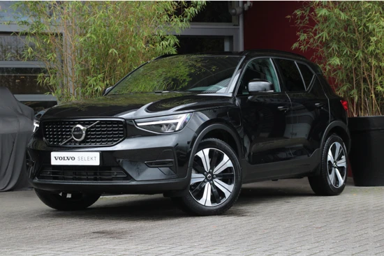 Volvo XC40 1.5 T4 Recharge Plus Dark | Trekhaak | Adaptieve Cruise met Stuurhulp | Harman/Kardon Audio | Memory Seat | BLIS | Stuur- en sto