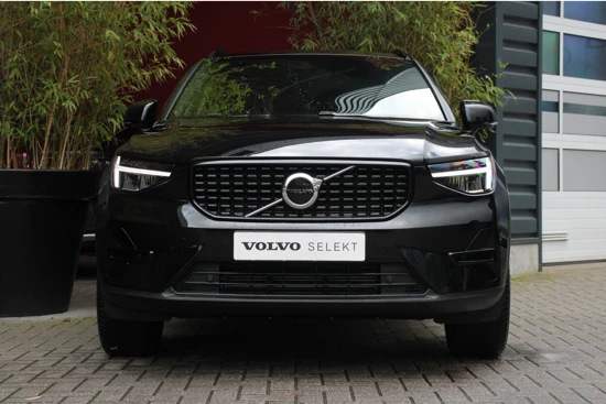 Volvo XC40 1.5 T4 Recharge Plus Dark | Trekhaak | Adaptieve Cruise met Stuurhulp | Harman/Kardon Audio | Memory Seat | BLIS | Stuur- en sto