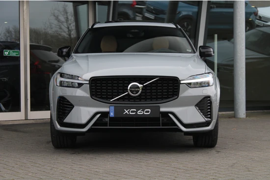 Volvo XC60 T6 AWD Ultimate Dark | Luchtvering | Adaptive Cruise | 360° Camera | Panoramadak | Harman/Kardon | 21 Inch